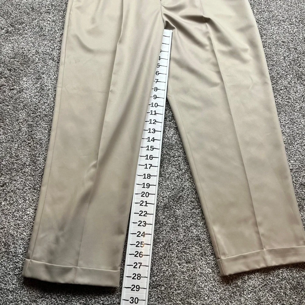 IZOD pnats mens 38X30 Golf performance  Classix Khaki  Microfiber Pleated